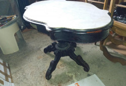 TABLE VIOLON