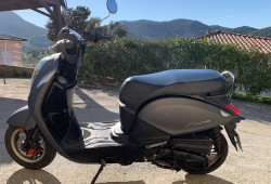 Vend scooter Mio 50