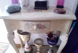 Console beige peinte